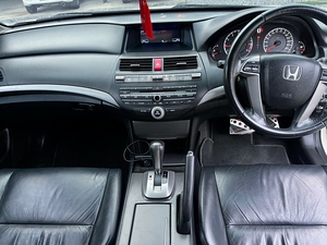 รถบ้าน รถมือสอง Honda Accord 2.0 i-VTEC รุ่น EL เกียร์ Auto ปี 2011 Gen8 Minor Change โดย หญิงรถบ้าน รถมือสองขอนแก่น ราคาถูก ผ่อนสบาย