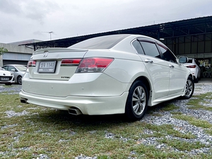 รถบ้าน รถมือสอง Honda Accord 2.0 i-VTEC รุ่น EL เกียร์ Auto ปี 2011 Gen8 Minor Change โดย หญิงรถบ้าน รถมือสองขอนแก่น ราคาถูก ผ่อนสบาย