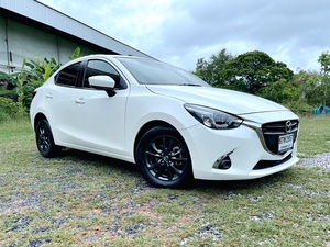 รถบ้าน รถมือสอง Mazda2 Sedan 1.3 SkyActiv-G รุ่นรอง Top เกียร์ Auto ปี 2017  โดย หญิงรถบ้าน รถมือสองขอนแก่น ราคาถูก ผ่อนสบาย