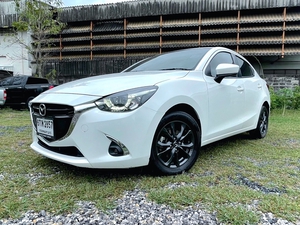 รถบ้าน รถมือสอง Mazda2 Sedan 1.3 SkyActiv-G รุ่นรอง Top เกียร์ Auto ปี 2017  โดย หญิงรถบ้าน รถมือสองขอนแก่น ราคาถูก ผ่อนสบาย