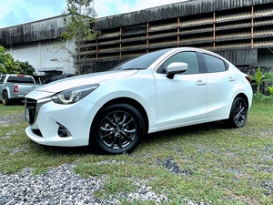 รถบ้าน รถมือสอง Mazda2 Sedan 1.3 SkyActiv-G รุ่นรอง Top เกียร์ Auto ปี 2017  โดย หญิงรถบ้าน รถมือสองขอนแก่น ราคาถูก ผ่อนสบาย