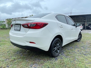 รถบ้าน รถมือสอง Mazda2 Sedan 1.3 SkyActiv-G รุ่นรอง Top เกียร์ Auto ปี 2017  โดย หญิงรถบ้าน รถมือสองขอนแก่น ราคาถูก ผ่อนสบาย