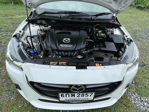 รถบ้าน รถมือสอง Mazda2 Sedan 1.3 SkyActiv-G รุ่นรอง Top เกียร์ Auto ปี 2017  โดย หญิงรถบ้าน รถมือสองขอนแก่น ราคาถูก ผ่อนสบาย