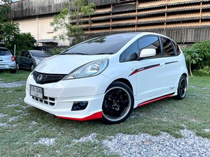 รถบ้าน รถมือสอง Honda Jazz 1.5 i-VTEC รุ่น V เกียร์ Auto ปี 2011 โดย หญิงรถบ้าน รถมือสองขอนแก่น ราคาถูก ผ่อนสบาย