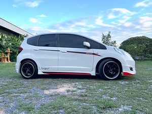 รถบ้าน รถมือสอง Honda Jazz 1.5 i-VTEC รุ่น V เกียร์ Auto ปี 2011 โดย หญิงรถบ้าน รถมือสองขอนแก่น ราคาถูก ผ่อนสบาย