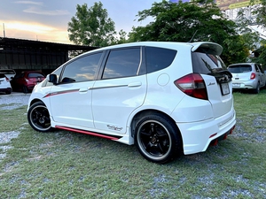 รถบ้าน รถมือสอง Honda Jazz 1.5 i-VTEC รุ่น V เกียร์ Auto ปี 2011 โดย หญิงรถบ้าน รถมือสองขอนแก่น ราคาถูก ผ่อนสบาย