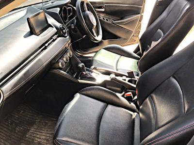 รถบ้าน รถมือสอง Mazda2 Hatchback 1.3 SkyActiv-G เกียร์ ​Auto ปี 2560 โดย หญิงรถบ้าน รถมือสองขอนแก่น ราคาถูก ผ่อนสบาย