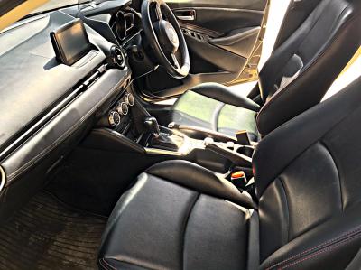 รถบ้าน รถมือสอง Mazda2 Hatchback 1.3 SkyActiv-G เกียร์ ​Auto ปี 2560 โดย หญิงรถบ้าน รถมือสองขอนแก่น ราคาถูก ผ่อนสบาย