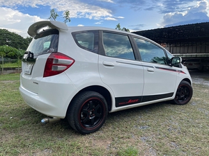 รถบ้าน รถมือสอง Honda Jazz 1.5 i-VTEC รุ่น E เกียร์ Auto ปี 2010 โดย หญิงรถบ้าน รถมือสองขอนแก่น ราคาถูก ผ่อนสบาย
