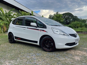 รถบ้าน รถมือสอง Honda Jazz 1.5 i-VTEC รุ่น E เกียร์ Auto ปี 2010 โดย หญิงรถบ้าน รถมือสองขอนแก่น ราคาถูก ผ่อนสบาย