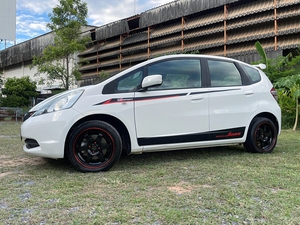 รถบ้าน รถมือสอง Honda Jazz 1.5 i-VTEC รุ่น E เกียร์ Auto ปี 2010 โดย หญิงรถบ้าน รถมือสองขอนแก่น ราคาถูก ผ่อนสบาย