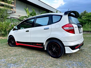 รถบ้าน รถมือสอง Honda Jazz 1.5 i-VTEC รุ่น V เกียร์ Auto ปี 2011  โดย หญิงรถบ้าน รถมือสองขอนแก่น ราคาถูก ผ่อนสบาย