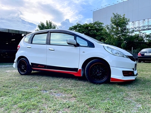 รถบ้าน รถมือสอง Honda Jazz 1.5 i-VTEC รุ่น V เกียร์ Auto ปี 2011  โดย หญิงรถบ้าน รถมือสองขอนแก่น ราคาถูก ผ่อนสบาย