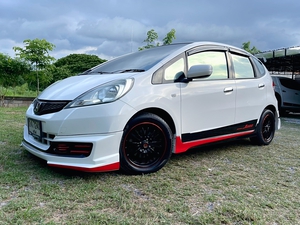 รถบ้าน รถมือสอง Honda Jazz 1.5 i-VTEC รุ่น V เกียร์ Auto ปี 2011  โดย หญิงรถบ้าน รถมือสองขอนแก่น ราคาถูก ผ่อนสบาย