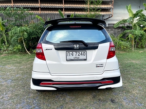 รถบ้าน รถมือสอง Honda Jazz 1.5 i-VTEC รุ่น V เกียร์ Auto ปี 2011  โดย หญิงรถบ้าน รถมือสองขอนแก่น ราคาถูก ผ่อนสบาย