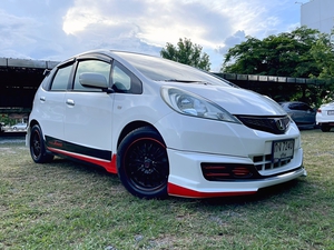 รถบ้าน รถมือสอง Honda Jazz 1.5 i-VTEC รุ่น V เกียร์ Auto ปี 2011  โดย หญิงรถบ้าน รถมือสองขอนแก่น ราคาถูก ผ่อนสบาย