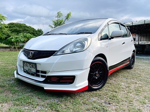 รถบ้าน รถมือสอง Honda Jazz 1.5 i-VTEC รุ่น V เกียร์ Auto ปี 2011  โดย หญิงรถบ้าน รถมือสองขอนแก่น ราคาถูก ผ่อนสบาย