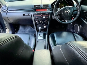 รถบ้าน รถมือสอง Mazda 3 Spirit Sports 1.6 เกียร์ Auto ปี 2011 โดย หญิงรถบ้าน รถมือสองขอนแก่น ราคาถูก ผ่อนสบาย