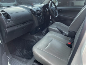 รถบ้าน รถมือสอง ISUZU D-MAX SPARK 2.5 VGS เกียร์ MT ปี 2014 โดย หญิงรถบ้าน รถมือสองขอนแก่น ราคาถูก ผ่อนสบาย