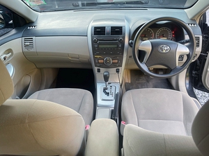 รถบ้าน รถมือสอง Toyota Corolla Altis 1.8 รุ่น E เกียร์ Auto ปี 2013  โดย หญิงรถบ้าน รถมือสองขอนแก่น ราคาถูก ผ่อนสบาย