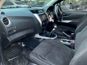 รถบ้าน รถมือสอง Nissan Navara NP300 King Cab 2.5 E Calibre เกียร์ MT ปี 2015 โดย หญิงรถบ้าน รถมือสองขอนแก่น ราคาถูก ผ่อนสบาย