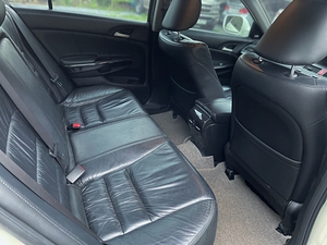 รถบ้าน รถมือสอง Honda Accord 2.4 i-VTEC รุ่น E เกียร์ Auto ปี 2011 โดย หญิงรถบ้าน รถมือสองขอนแก่น ราคาถูก ผ่อนสบาย