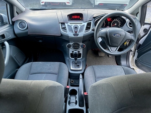 รถบ้าน รถมือสอง Ford Fiesta 1.5 Trend Sport เกียร์ Auto ปี 2011 โดย หญิงรถบ้าน รถมือสองขอนแก่น ราคาถูก ผ่อนสบาย