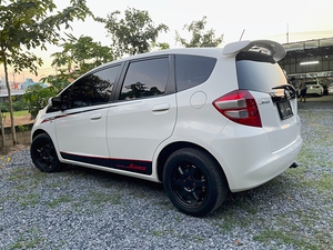 รถบ้าน รถมือสอง Honda Jazz 1.5 i-VTEC รุ่น V เกียร์ Auto ปี 2010 โดย หญิงรถบ้าน รถมือสองขอนแก่น ราคาถูก ผ่อนสบาย
