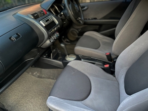 รถบ้าน รถมือสอง Honda Jazz 1.5 i-VTEC รุ่น V เกียร์ Auto ปี 2004 โดย หญิงรถบ้าน รถมือสองขอนแก่น ราคาถูก ผ่อนสบาย