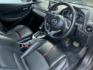 รถบ้าน รถมือสอง Mazda2 Sedan1.3 SkyActiv-G High Connect รุ่น Top สุด เกียร์ Auto ปี 2015 โดย หญิงรถบ้าน รถมือสองขอนแก่น ราคาถูก ผ่อนสบาย
