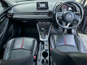 รถบ้าน รถมือสอง Mazda2 Sedan1.3 SkyActiv-G High Connect รุ่น Top สุด เกียร์ Auto ปี 2015 โดย หญิงรถบ้าน รถมือสองขอนแก่น ราคาถูก ผ่อนสบาย