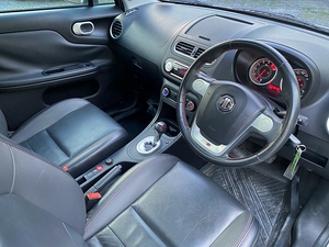 รถบ้าน รถมือสอง MG3 Hatchback 1.5 รุ่น X Sunroof เกียร์ Auto ปี 2015 โดย หญิงรถบ้าน รถมือสองขอนแก่น ราคาถูก ผ่อนสบาย