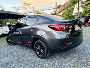 รถบ้าน รถมือสอง Mazda2 Sedan1.3 SkyActiv-G High Connect รุ่น Top สุด เกียร์ Auto ปี 2017 โดย หญิงรถบ้าน รถมือสองขอนแก่น ราคาถูก ผ่อนสบาย
