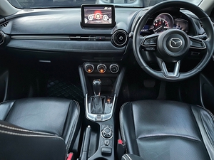 รถบ้าน รถมือสอง Mazda2 Sedan1.3 SkyActiv-G High Connect รุ่น Top สุด เกียร์ Auto ปี 2017 โดย หญิงรถบ้าน รถมือสองขอนแก่น ราคาถูก ผ่อนสบาย