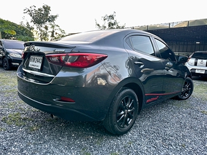 รถบ้าน รถมือสอง Mazda2 Sedan1.3 SkyActiv-G High Connect รุ่น Top สุด เกียร์ Auto ปี 2017 โดย หญิงรถบ้าน รถมือสองขอนแก่น ราคาถูก ผ่อนสบาย
