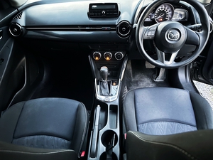 รถบ้าน รถมือสอง Mazda2 Hatchback 1.3 SkyActiv-G เกียร์ Auto ปี 2015 โดย หญิงรถบ้าน รถมือสองขอนแก่น ราคาถูก ผ่อนสบาย
