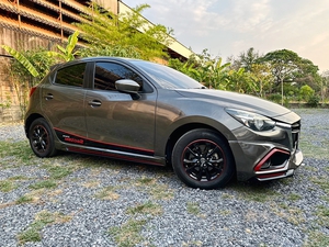 รถบ้าน รถมือสอง Mazda2 Hatchback 1.3 SkyActiv-G เกียร์ Auto ปี 2015 โดย หญิงรถบ้าน รถมือสองขอนแก่น ราคาถูก ผ่อนสบาย