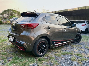 รถบ้าน รถมือสอง Mazda2 Hatchback 1.3 SkyActiv-G เกียร์ Auto ปี 2015 โดย หญิงรถบ้าน รถมือสองขอนแก่น ราคาถูก ผ่อนสบาย