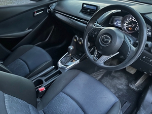 รถบ้าน รถมือสอง Mazda2 Hatchback 1.3 SkyActiv-G เกียร์ Auto ปี 2015 โดย หญิงรถบ้าน รถมือสองขอนแก่น ราคาถูก ผ่อนสบาย