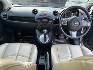 รถบ้าน รถมือสอง Mazda 2 1.5 Elegance Spirit เกียร์ Auto ปี 2012  โดย หญิงรถบ้าน รถมือสองขอนแก่น ราคาถูก ผ่อนสบาย