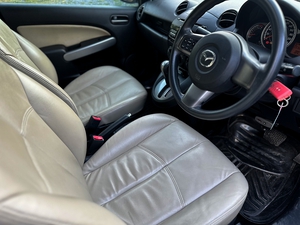 รถบ้าน รถมือสอง Mazda 2 1.5 Elegance Spirit เกียร์ Auto ปี 2012  โดย หญิงรถบ้าน รถมือสองขอนแก่น ราคาถูก ผ่อนสบาย
