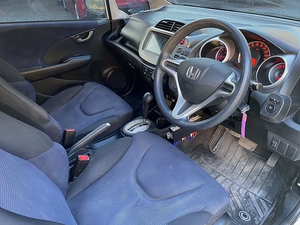 รถบ้าน รถมือสอง Honda Jazz 1.5 i-VTEC รุ่น S เกียร์ Auto ปี 2013  โดย หญิงรถบ้าน รถมือสองขอนแก่น ราคาถูก ผ่อนสบาย