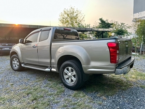 รถบ้าน รถมือสอง ISUZU D-MAX Hi-lander Space Cab 2.5 Z Ddi ปี 2012 เกียร์ MT โดย หญิงรถบ้าน รถมือสองขอนแก่น ราคาถูก ผ่อนสบาย