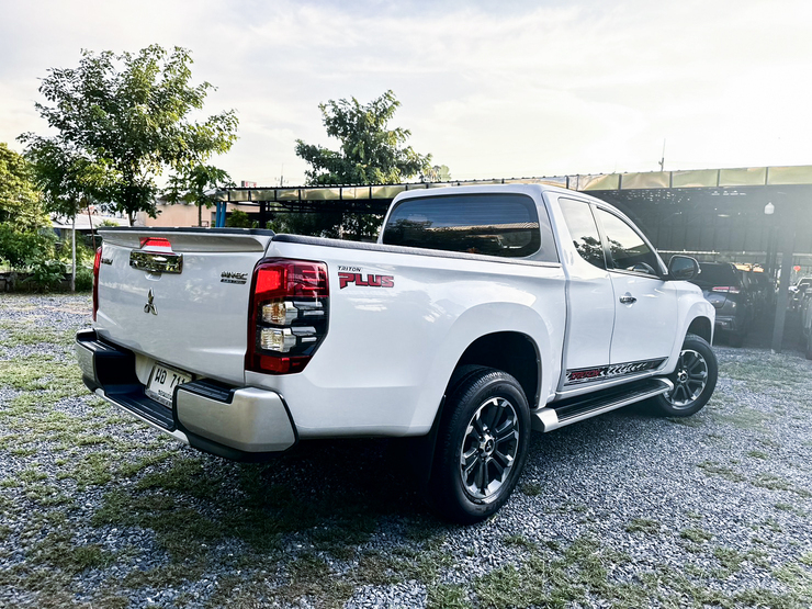 รถบ้าน รถมือสอง Mitsubishi Triton Mega Cab Plus 2.4 รุ่น GLS เกียร์ MT 2WD ปี 2018 โดย หญิงรถบ้าน รถมือสองขอนแก่น ราคาถูก ผ่อนสบาย