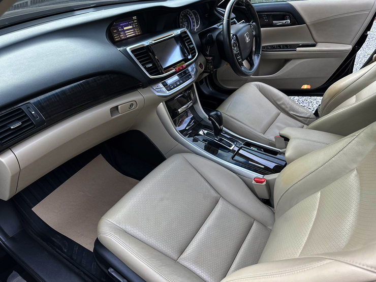 รถบ้าน รถมือสอง Honda Accord 2.0 i-VTEC รุ่น E เกียร์ Auto ปี 2015 โดย หญิงรถบ้าน รถมือสองขอนแก่น ราคาถูก ผ่อนสบาย