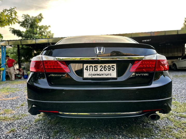 รถบ้าน รถมือสอง Honda Accord 2.0 i-VTEC รุ่น E เกียร์ Auto ปี 2015 โดย หญิงรถบ้าน รถมือสองขอนแก่น ราคาถูก ผ่อนสบาย