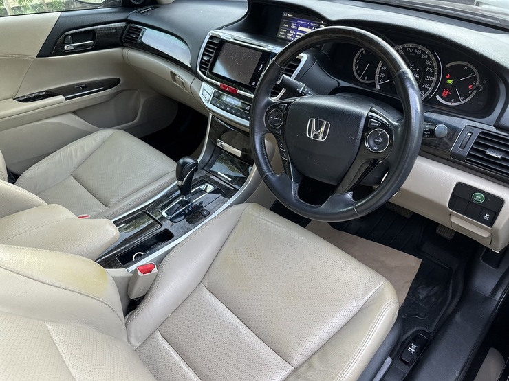 รถบ้าน รถมือสอง Honda Accord 2.0 i-VTEC รุ่น E เกียร์ Auto ปี 2015 โดย หญิงรถบ้าน รถมือสองขอนแก่น ราคาถูก ผ่อนสบาย