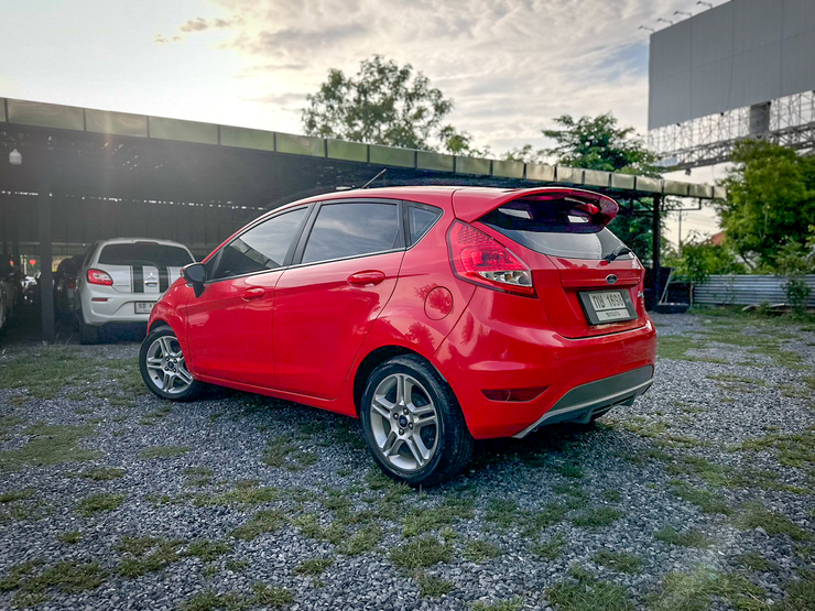 รถบ้าน รถมือสอง Ford Fiesta 1.5 S Sport เกียร์ Auto ปี 2013 โดย หญิงรถบ้าน รถมือสองขอนแก่น ราคาถูก ผ่อนสบาย