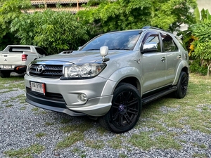 รถบ้าน รถมือสอง Toyota Fortuner 3.0 V เกียร์ Auto 4WD ปี 2010 โดย หญิงรถบ้าน รถมือสองขอนแก่น ราคาถูก ผ่อนสบาย