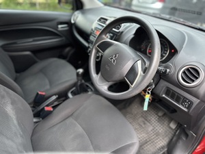 รถบ้าน รถมือสอง Mitsubishi Attrage 1.2 รุ่น GLX เกียร์ MT ปี 2015 โดย หญิงรถบ้าน รถมือสองขอนแก่น ราคาถูก ผ่อนสบาย